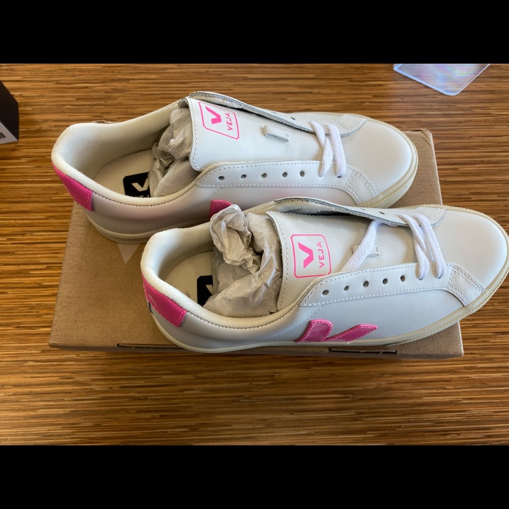 Veja esplar sneakers, brand new